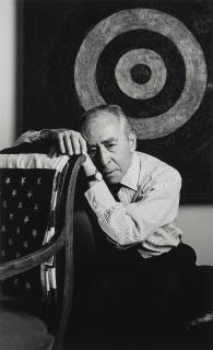 Abe Frajndlich - Leo Castelli with Jasper Johns\' target