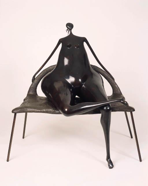 Abigail Varela - Sentada en el sofá