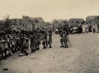 Adam Clark Vroman - Snake Dance At Oraibi (Carrying The Snakes)