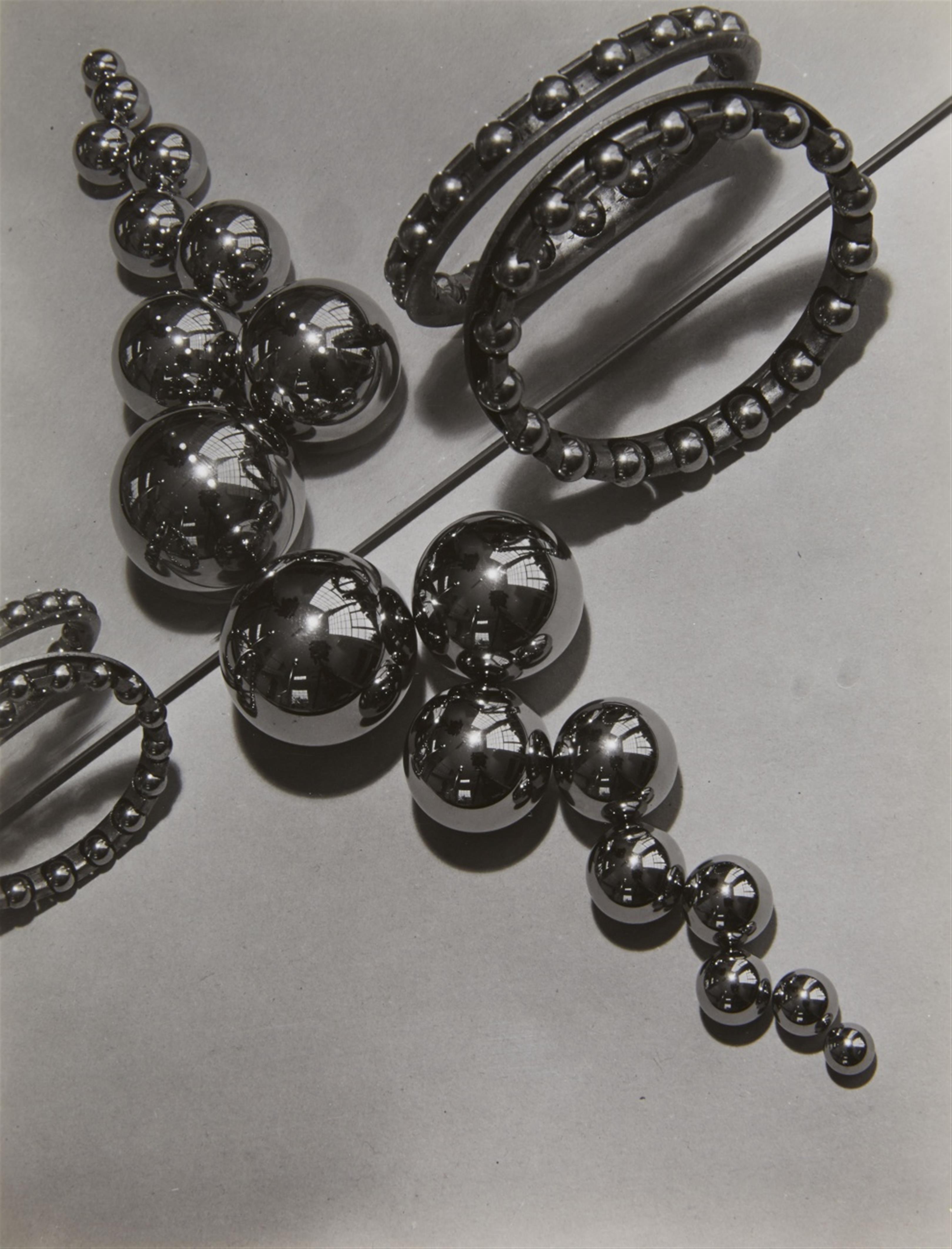 Adolf Lazi - Schrauben. Kugellager