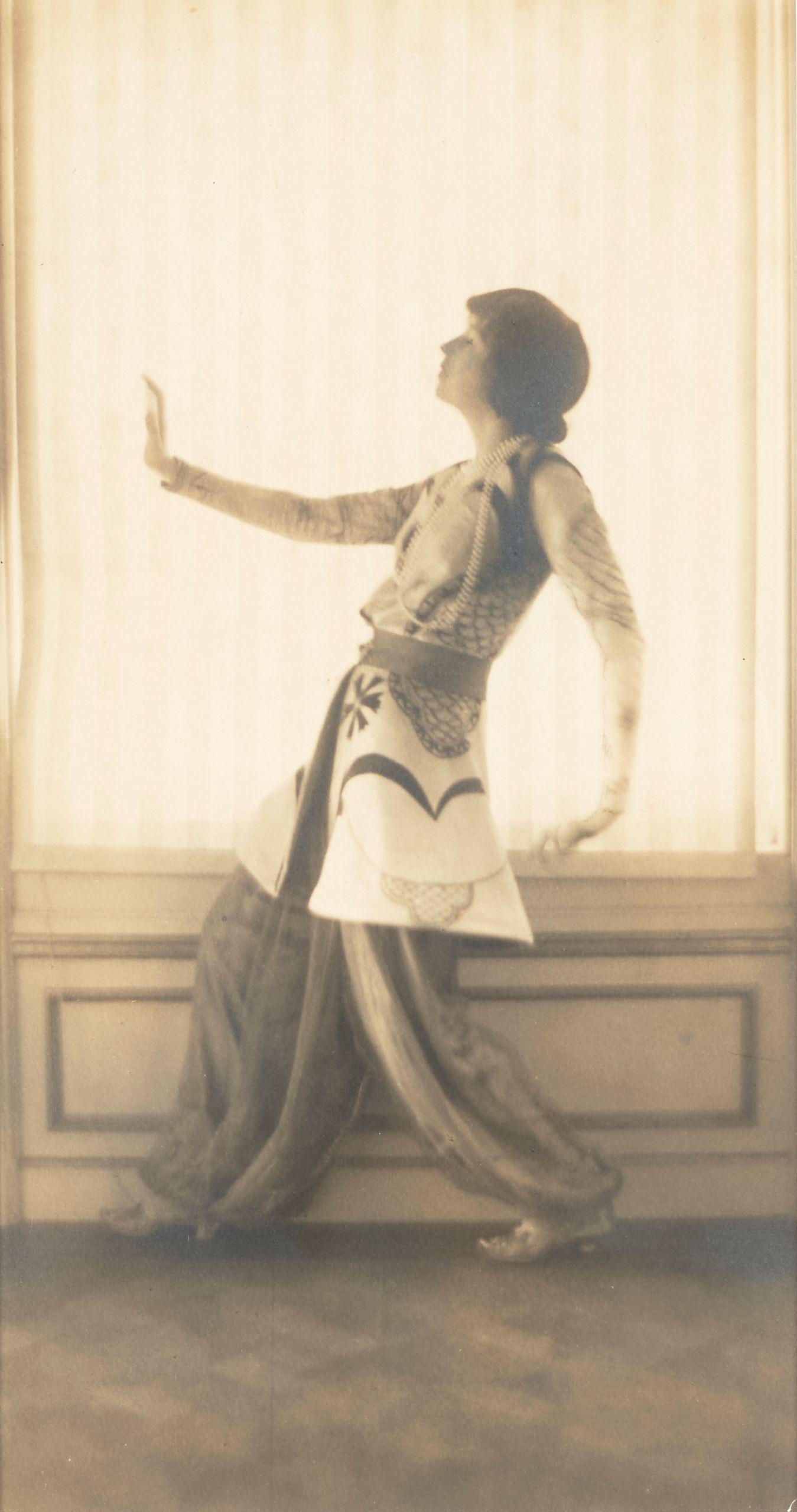 Adolph de Meyer - Gertrude Vanderbilt Whitney