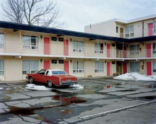 Alec Soth - Fairway Motor Inn, 2005