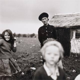 Alen MacWeeney - Untitled (from \'Irish Travellers\')