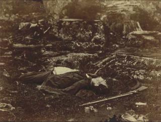 Alexander Gardner - Sharpshooter\'s Last Sleep, Gettysburg, July 1863
