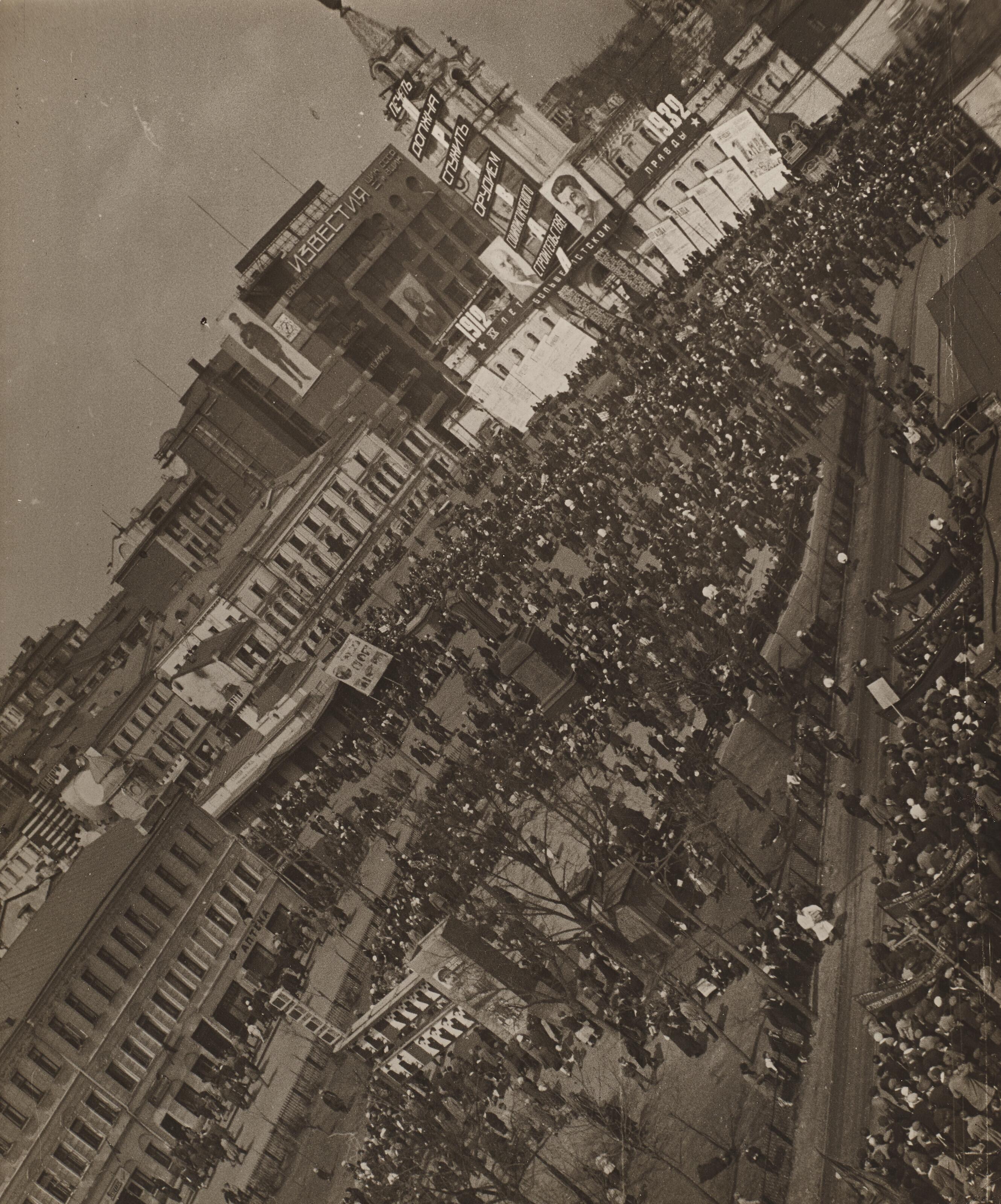 Alexander Rodchenko - Pushkin Square, 1932