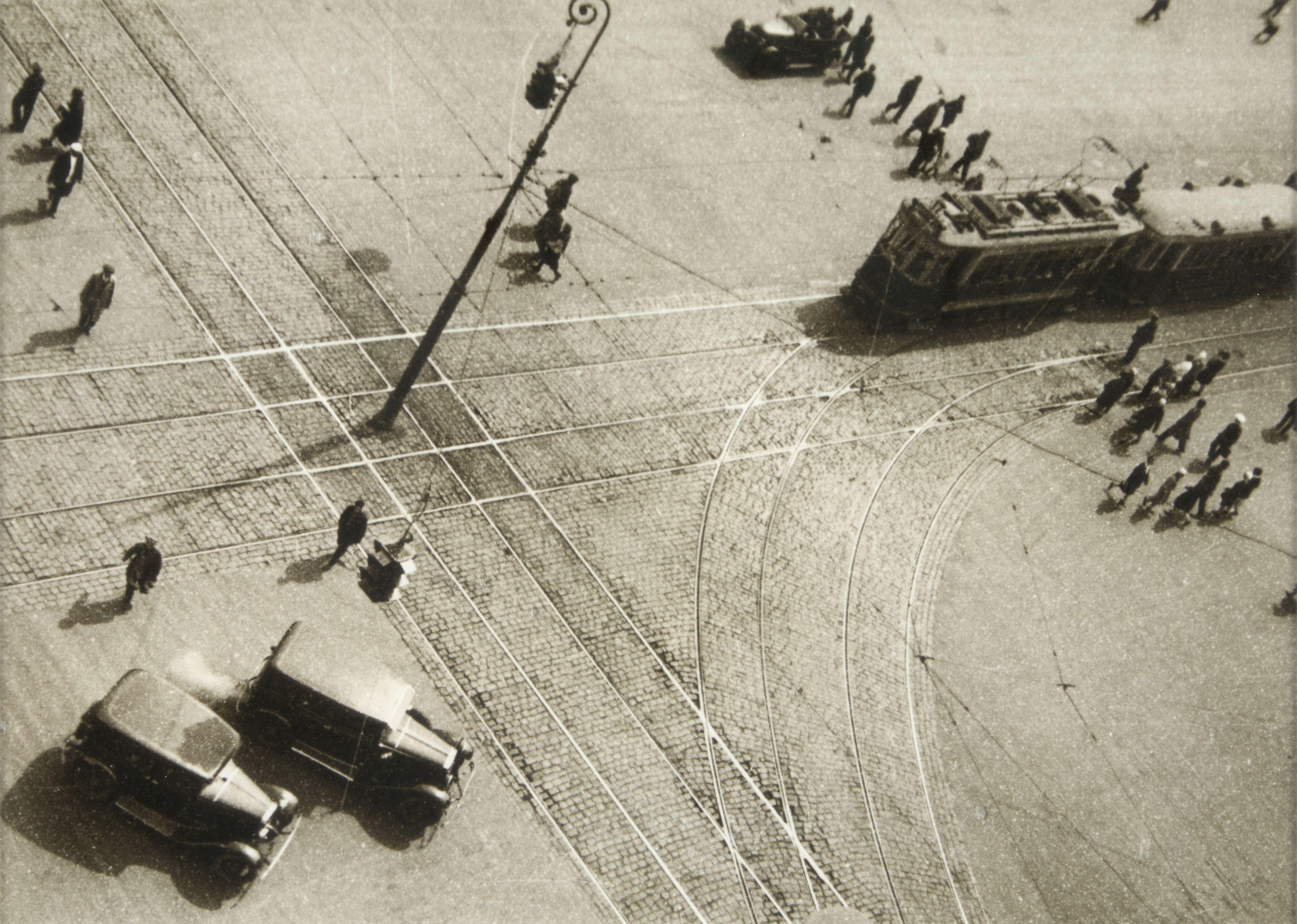Alexander Rodchenko - Turn of the Street Car Line