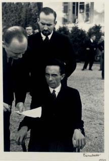 Alfred Eisentaedt - Dr. Joseph Goebbels