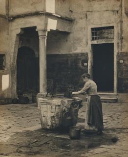 Alfred Stieglitz - A Venetian Courtyard, 1894