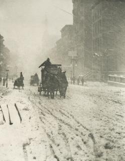 Alfred Stieglitz - Winter, Fifth Avenue (from the portfolio \'Picturesque Bits of New York and Other Studies\')