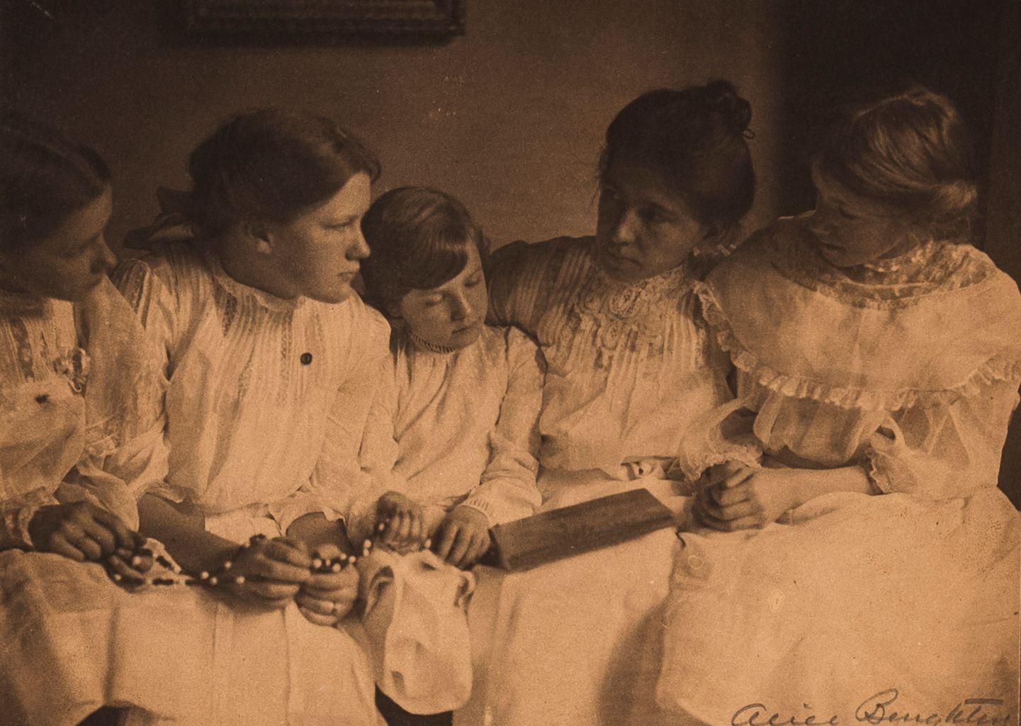 Alice Boughton - Charlotte Vetter Gulick and Her Girls
