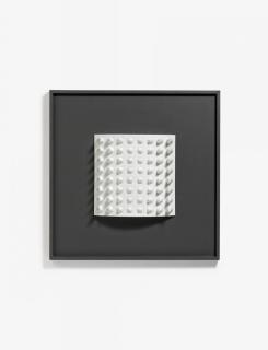 Almir da Silva Mavignier - flach und konvex, weiß.