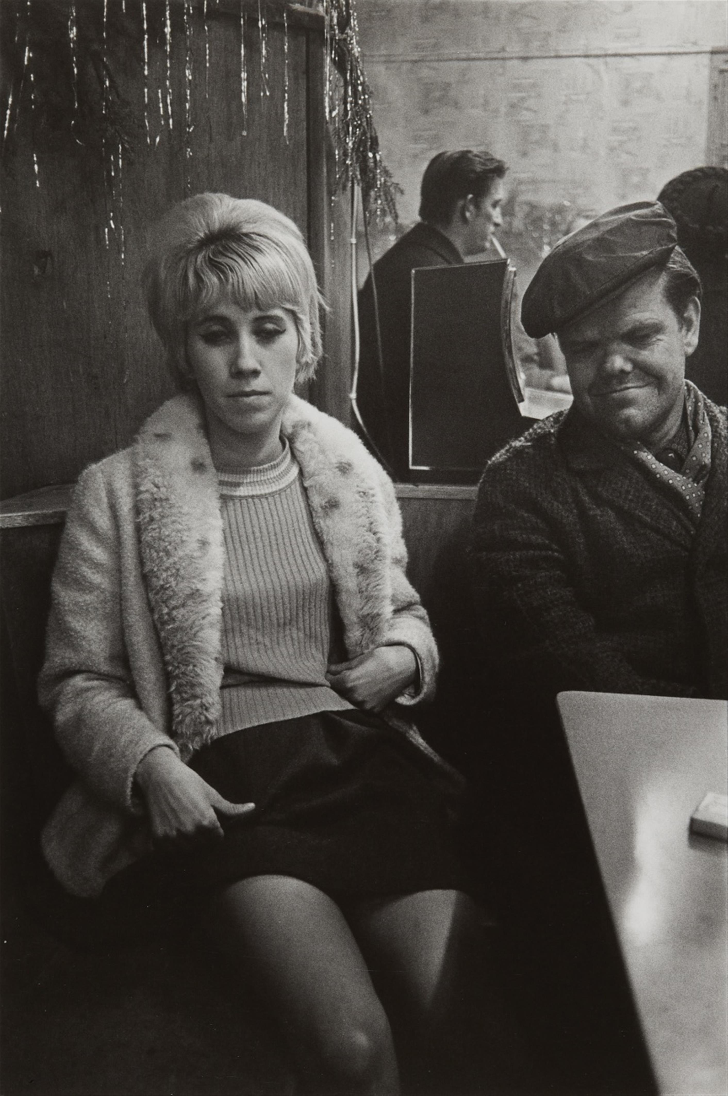 Anders Petersen - Mona und Zwerg (aus der Serie: Café Lehmitz, Hamburg)