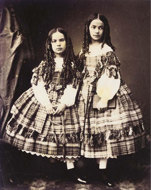 Andre Adolph Eugene Disderi - Deux princesses de Saxe-Weimar; et Madame de Gasne