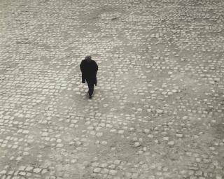 Andre Kertesz - Alone, Paris, 1930