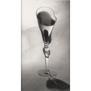 André Kertész - Distortion Of A Glass, 1943