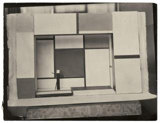André Kertész - Drei Bühnenentwürfe von Piet Mondrian für \'L\'éphémère est éternel\'