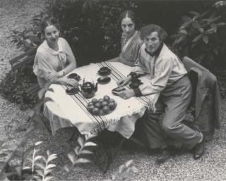 Andre Kertesz - The Chagall Family, Paris, 1933