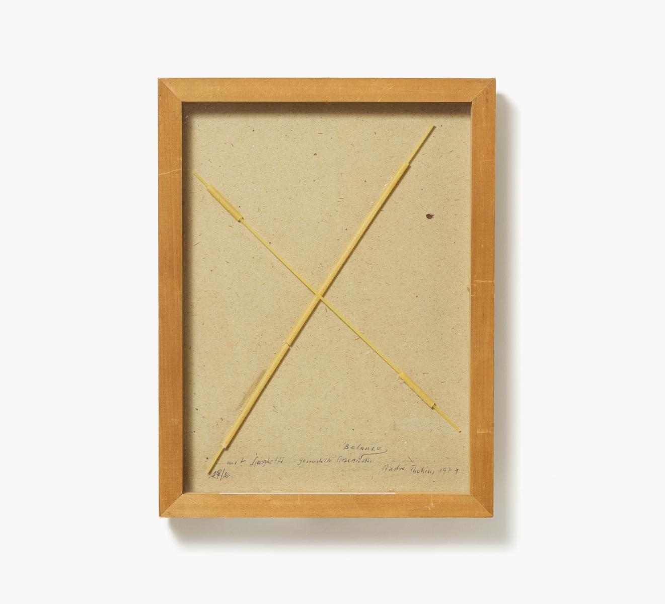 André Thomkins - »mit Spaghetti genudelte Macaroni ‘Balance’»