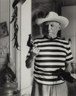 André Villers - \'Picasso Avec Le Revolver Et Le Chapeau De Gary Cooper\'