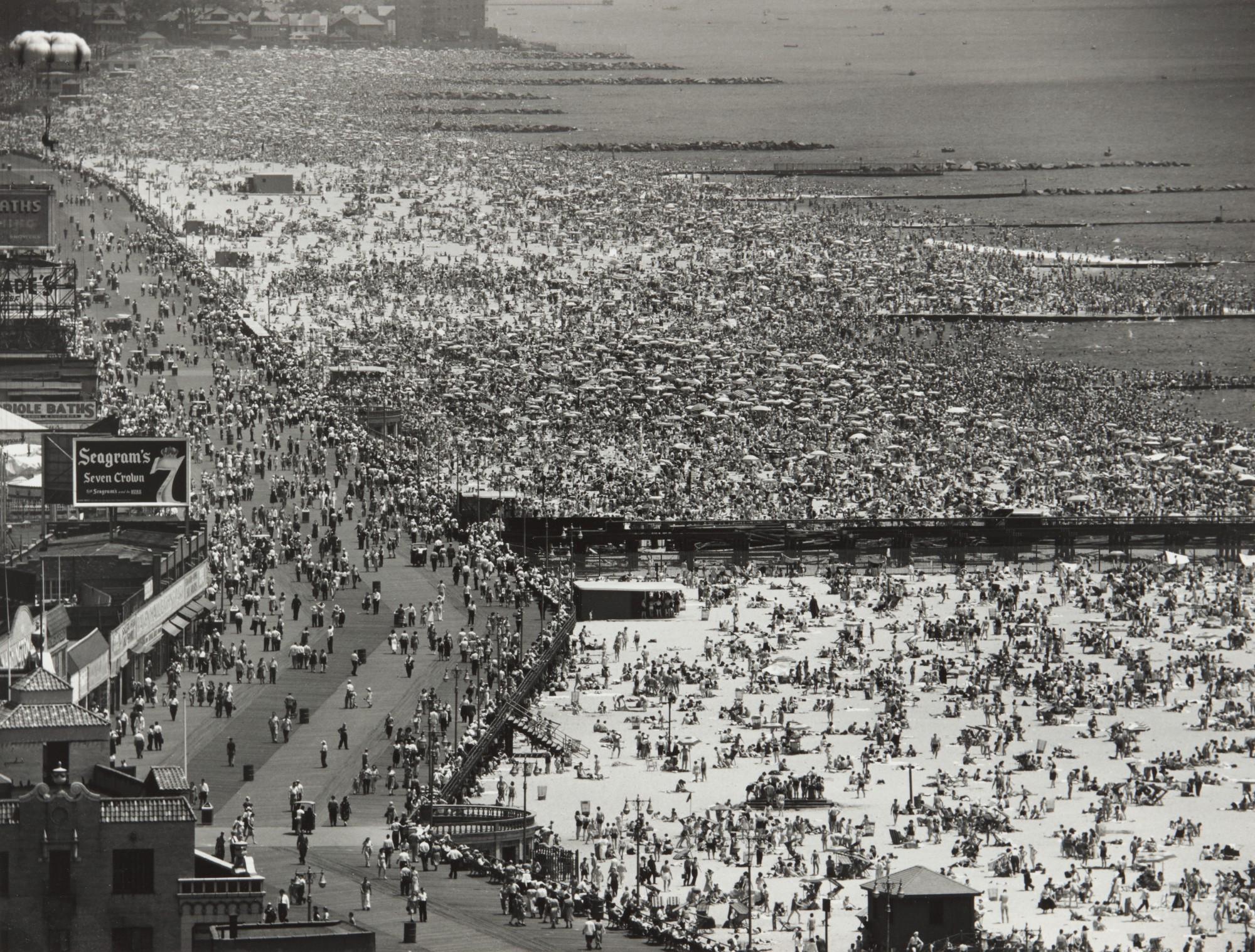 Andreas Feininger - Coney Island Beach, July 4, 1949