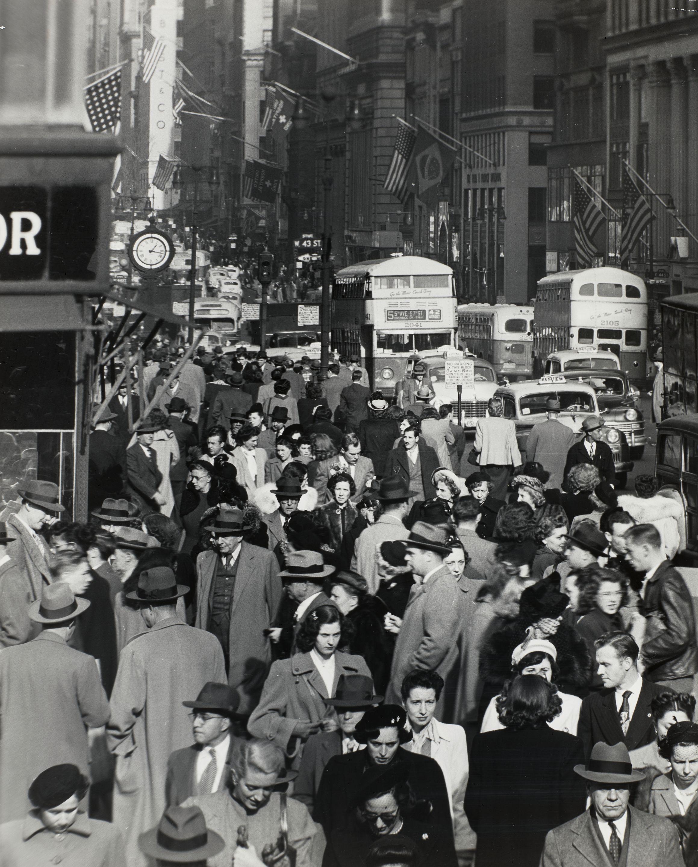 Andreas Feininger - Fifth Avenue, Lunchtime Rush