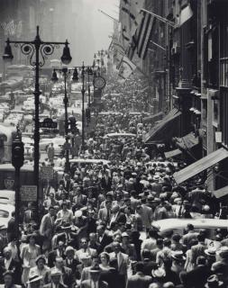 Andreas Feininger - New York, Fifth Avenue, 1950