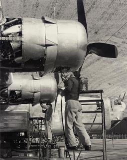 Andreas Feininger - Servicing Aeroplanes