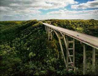 Andrew Moore - Puente de Bacunayagua, Via Blanca