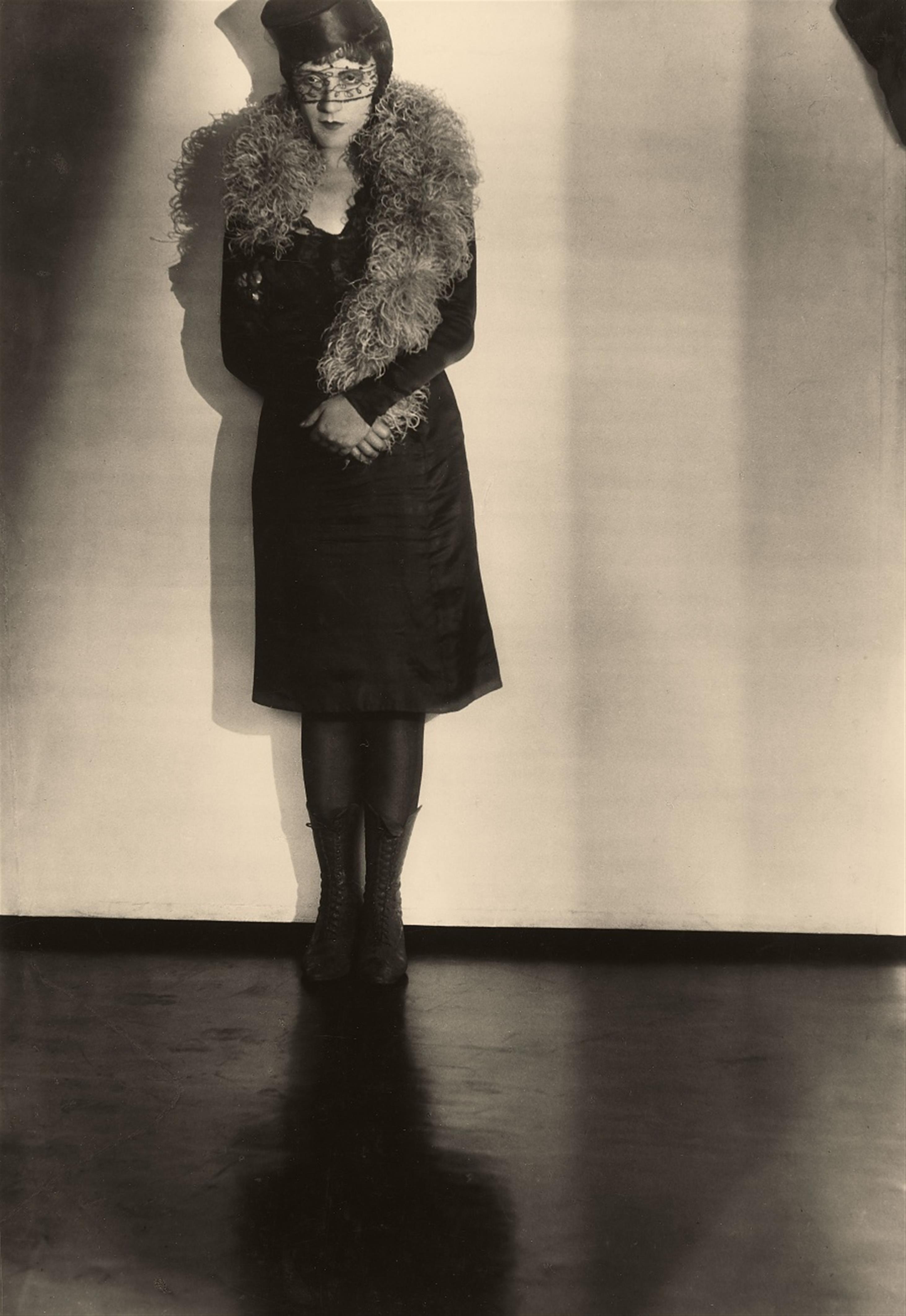 Anneliese Kretschmer - Kostümaufnahme