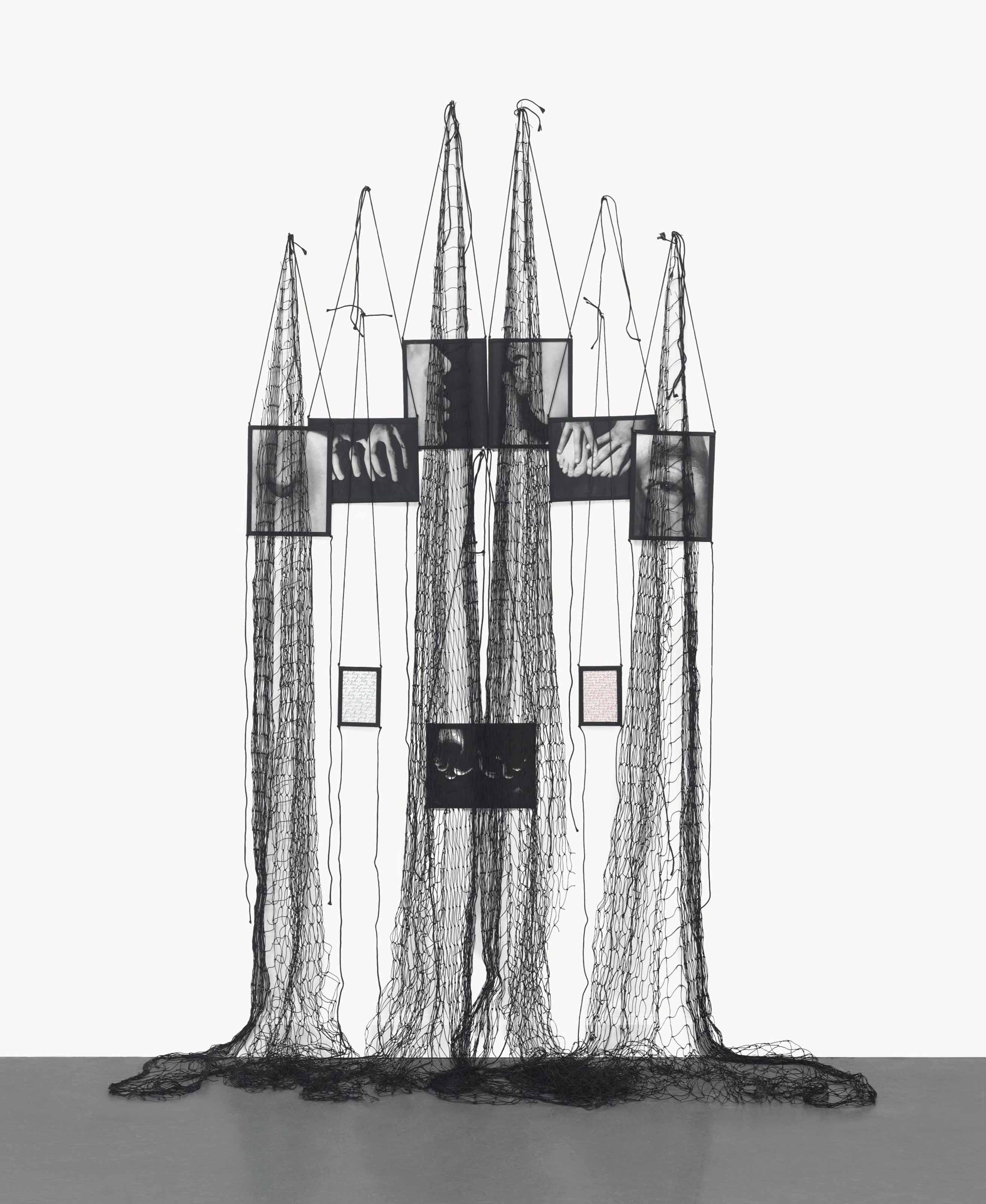 Annette Messager - Mes voeux sous filets