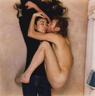 Annie Leibovitz - \'John Lennon And Yoko Ono, The Dakota, New York\'