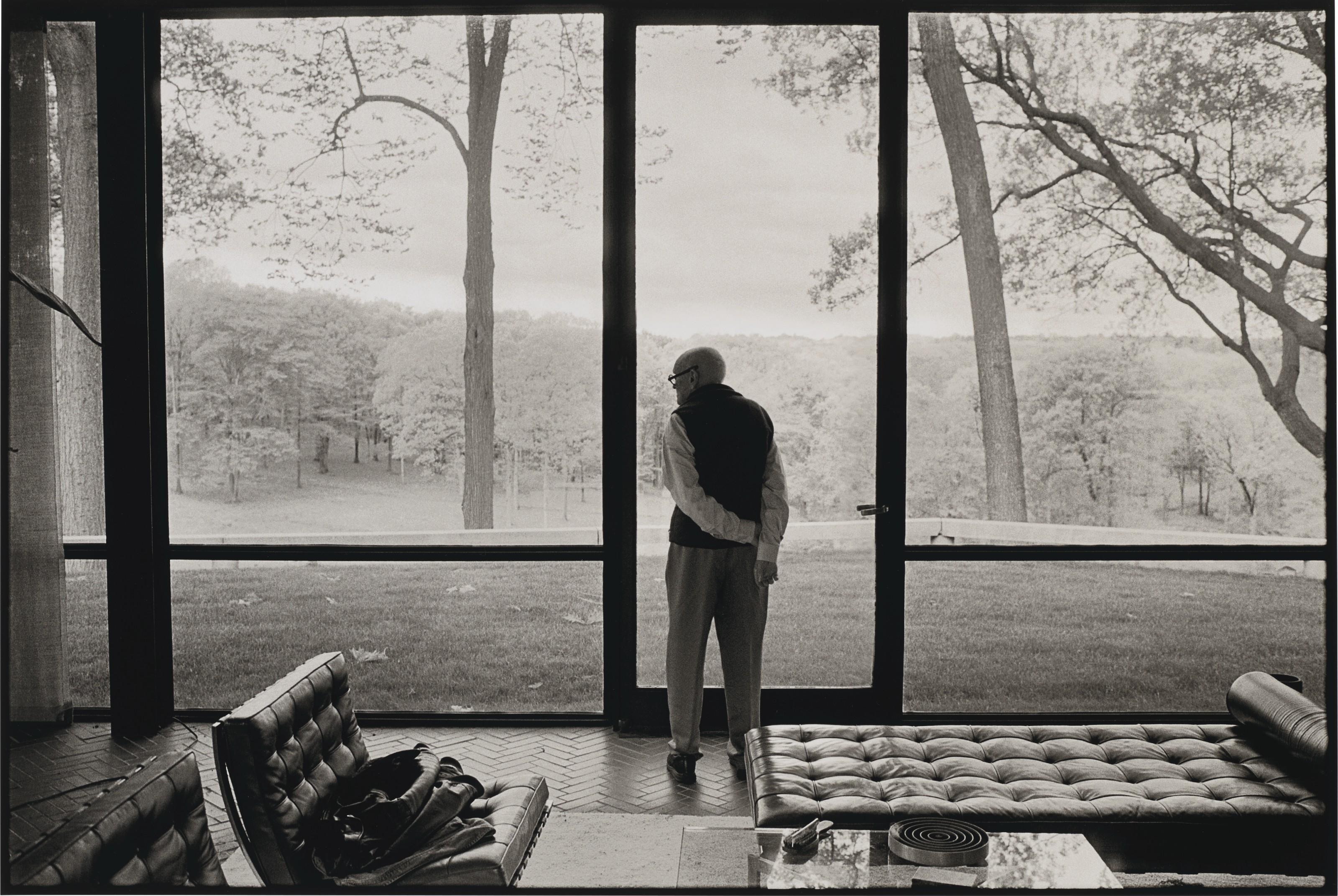 Annie Leibovitz - Philip Johnson, Glass House, New Canaan, Connecticut, 2000