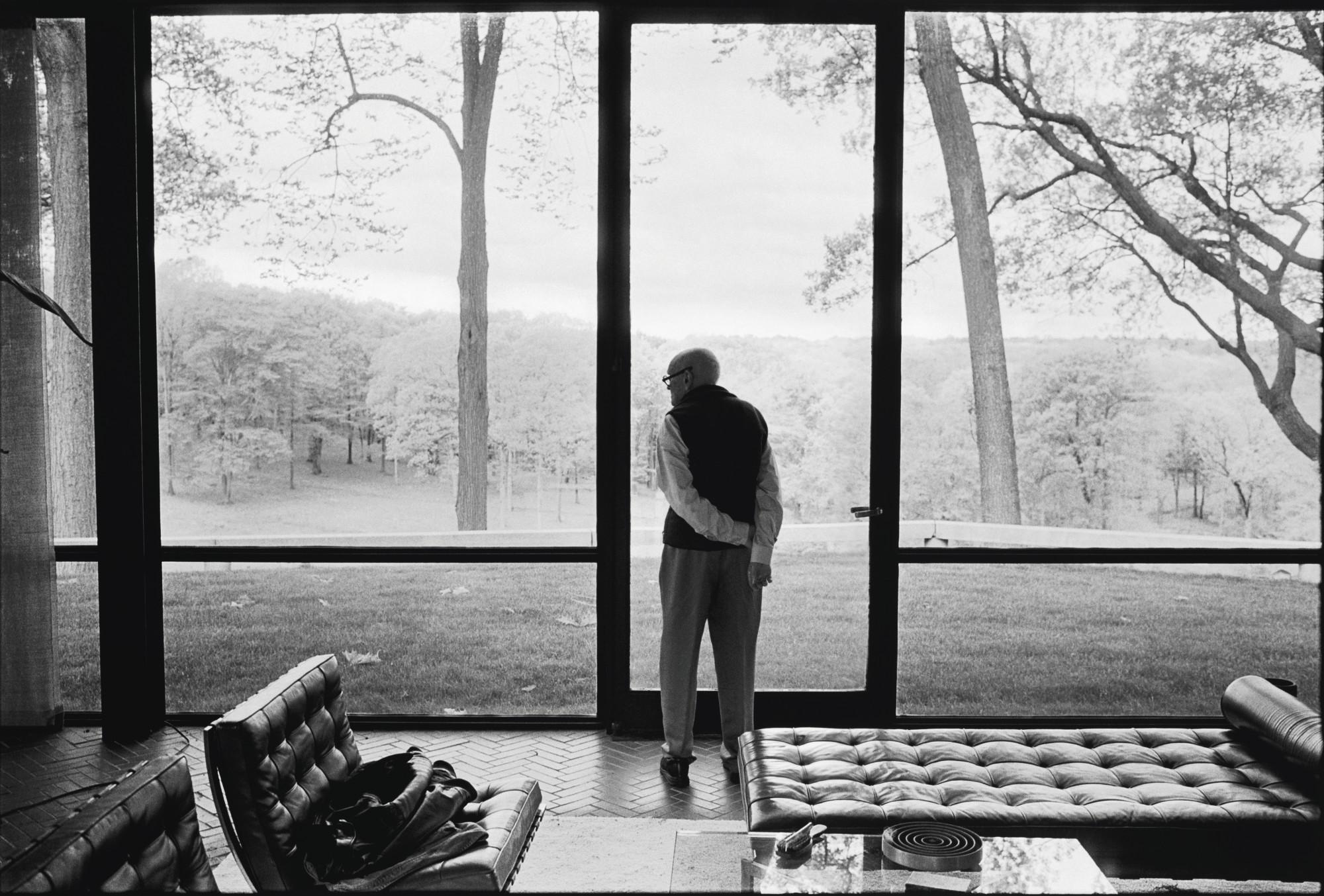 Annie Leibovitz - Philip Johnson, Glass House, New Canaan, Connecticut