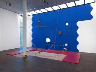 Anthea Hamilton - Gymnasium.