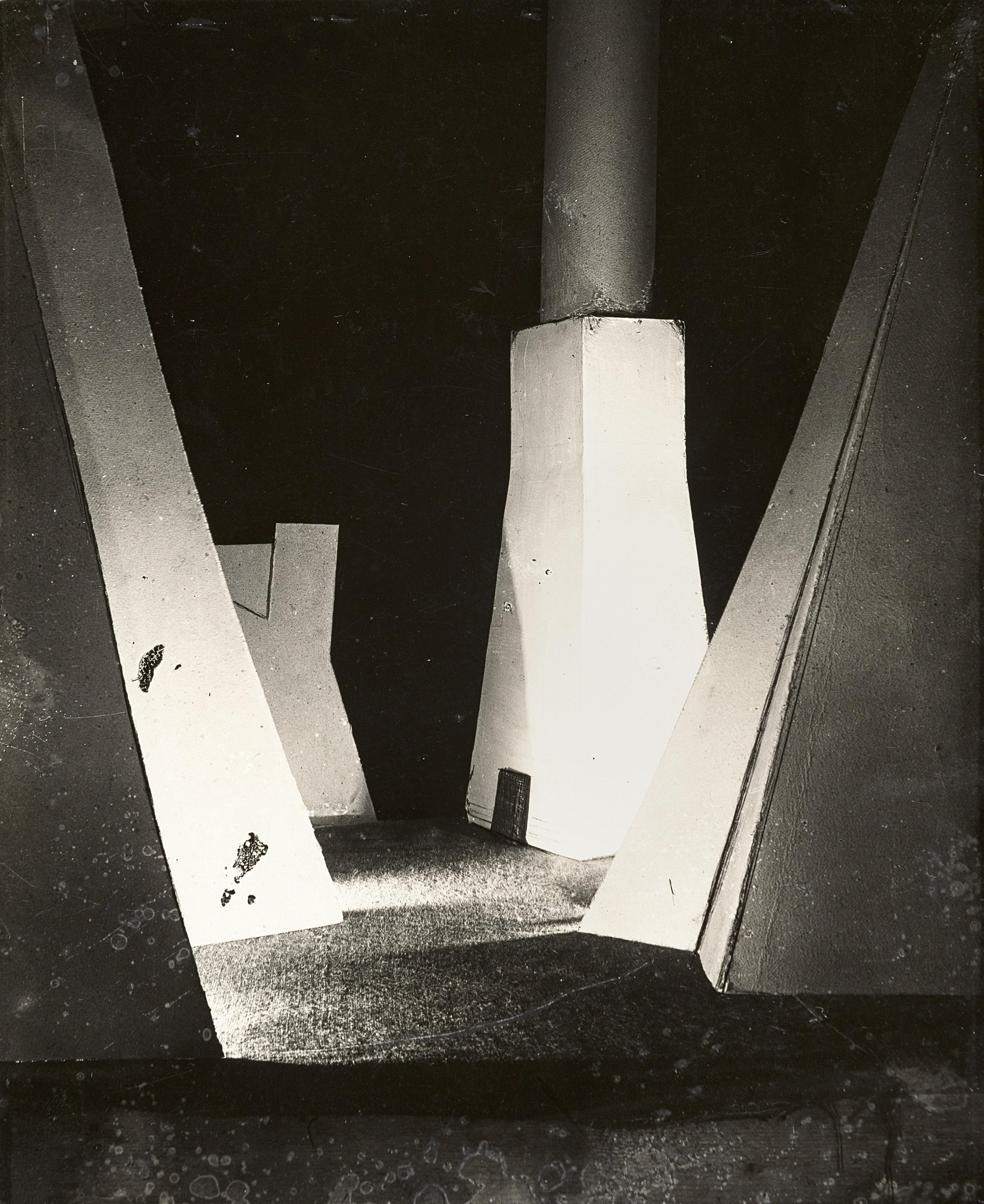 Anton Giulio Bragaglia - Teatro Sperimentale degli Indipendenti, scena medioevale per la torre rossa pantomima a ballo di Sommi Picenardi 1929