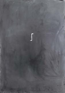 Antoni Tàpies - Papel gris grande con simbolo blanco