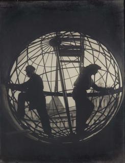 Arkadi Shaikhet - Globe At Moscow Telegraph Central Station, 1928