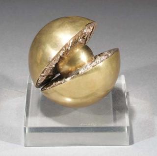 Arnaldo Pomodoro - Sfera