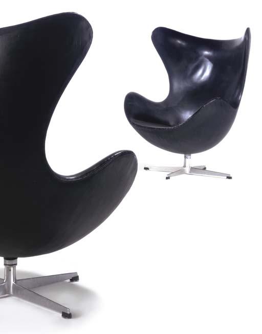 Arne Jacobsen - Pair of Early Production Egg Chairs