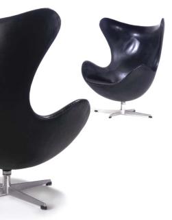 Arne Jacobsen - Pair of Early Production Egg Chairs