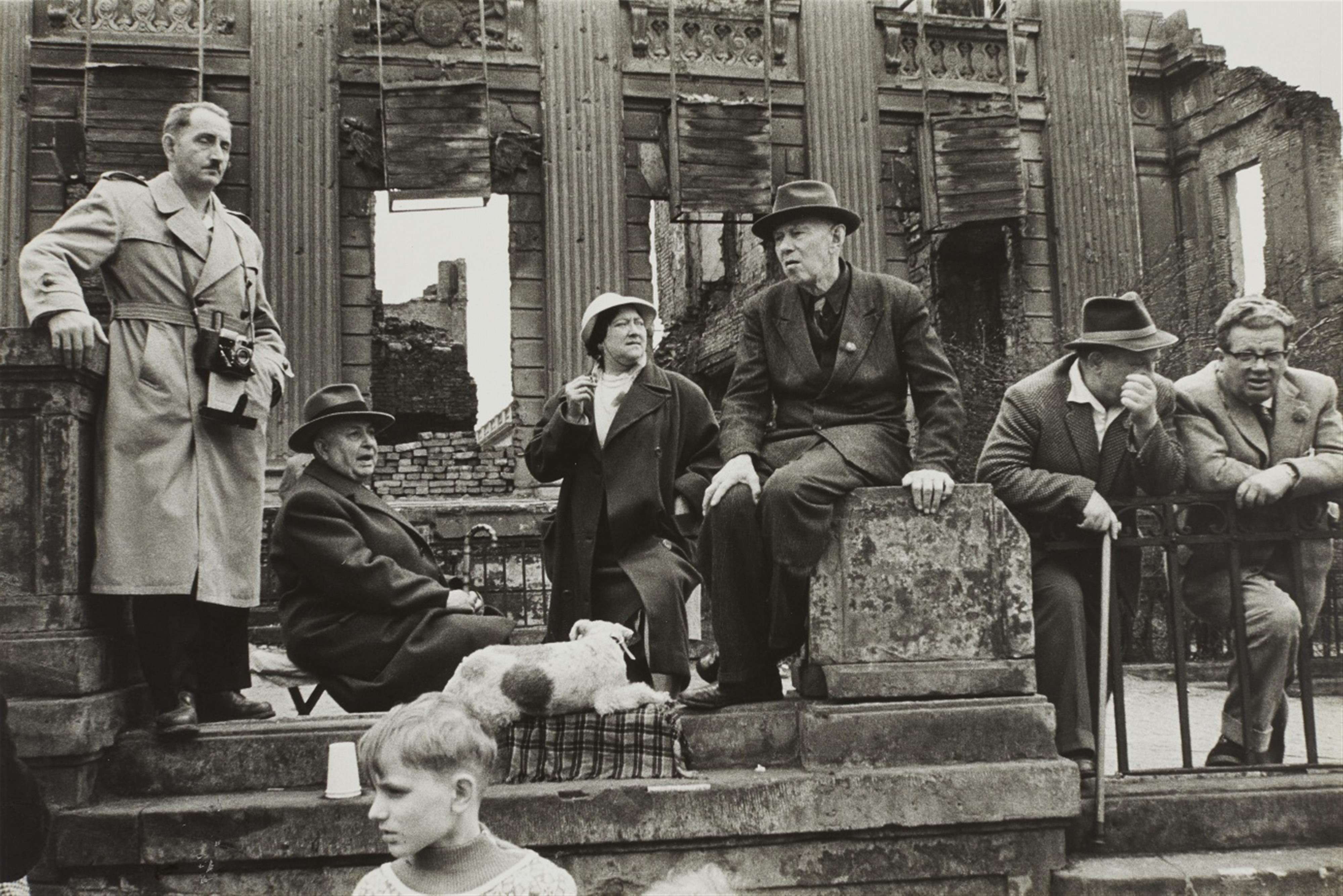 Arno Fischer - Ost-Berlin, Unter den Linden - Kommode