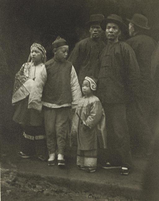 Arnold Genthe - A Mixed Crowd, Old Chinatown, San Fransisco, 1895-1906