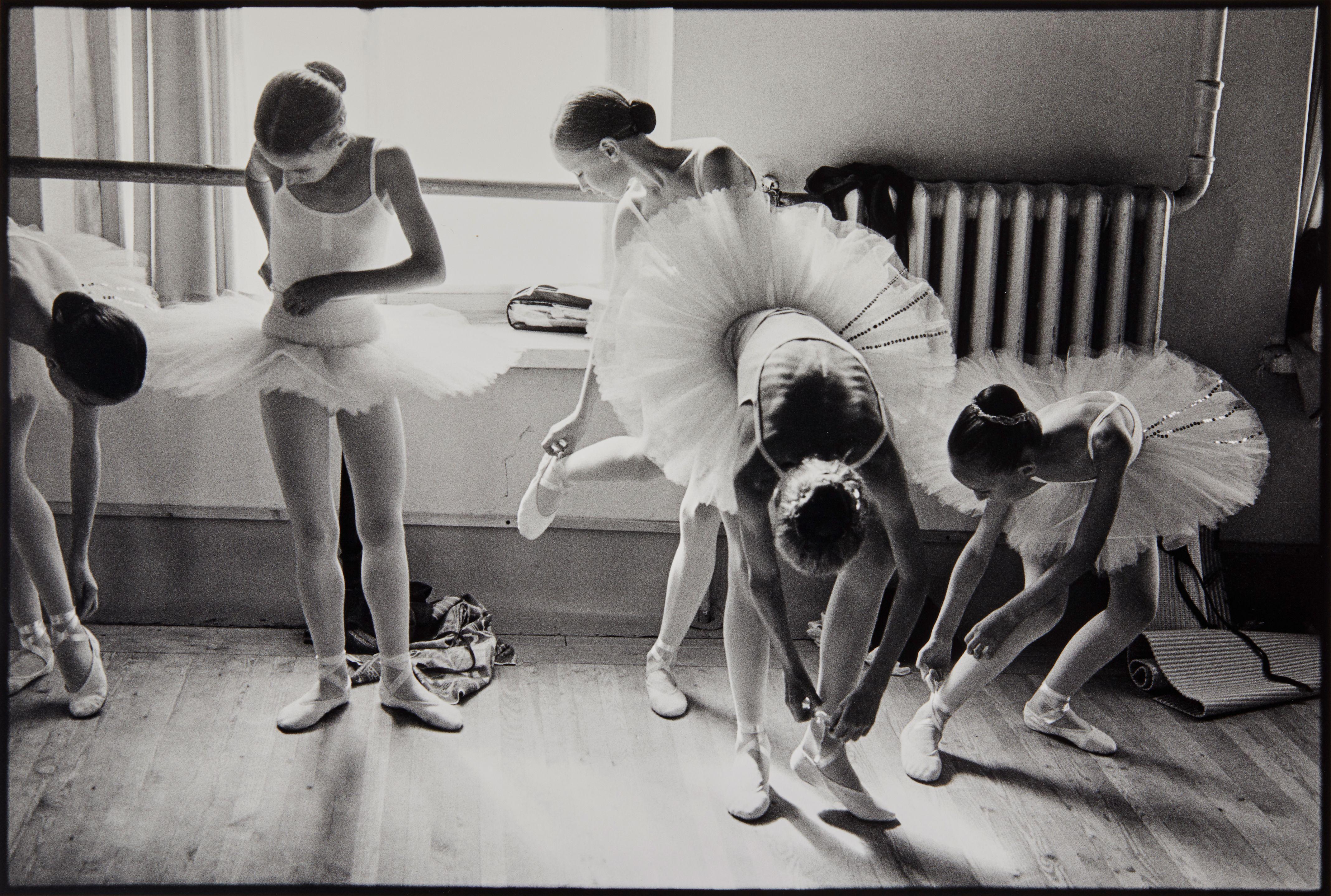 Arthur Elgort - Getting Ready, Vaganova School, St. Petersburg, Russia