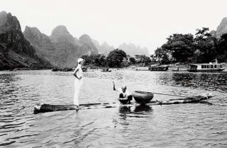 Arthur Elgort - Linda in Quelin China, 1993