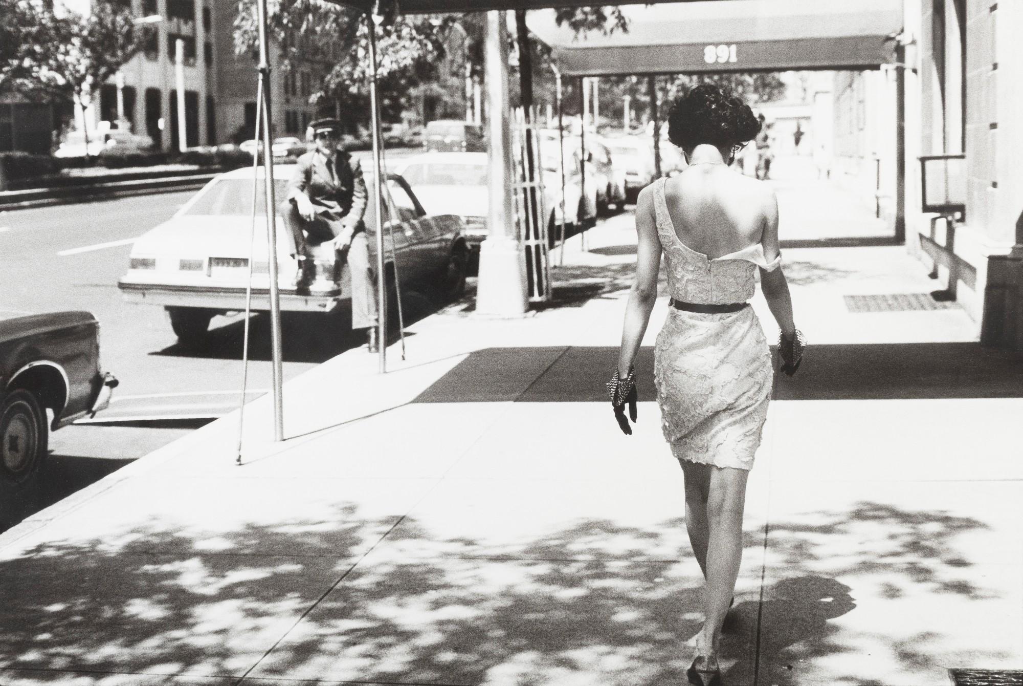 Arthur Elgort - Wendy Whitelaw on Park Avenue, 1982