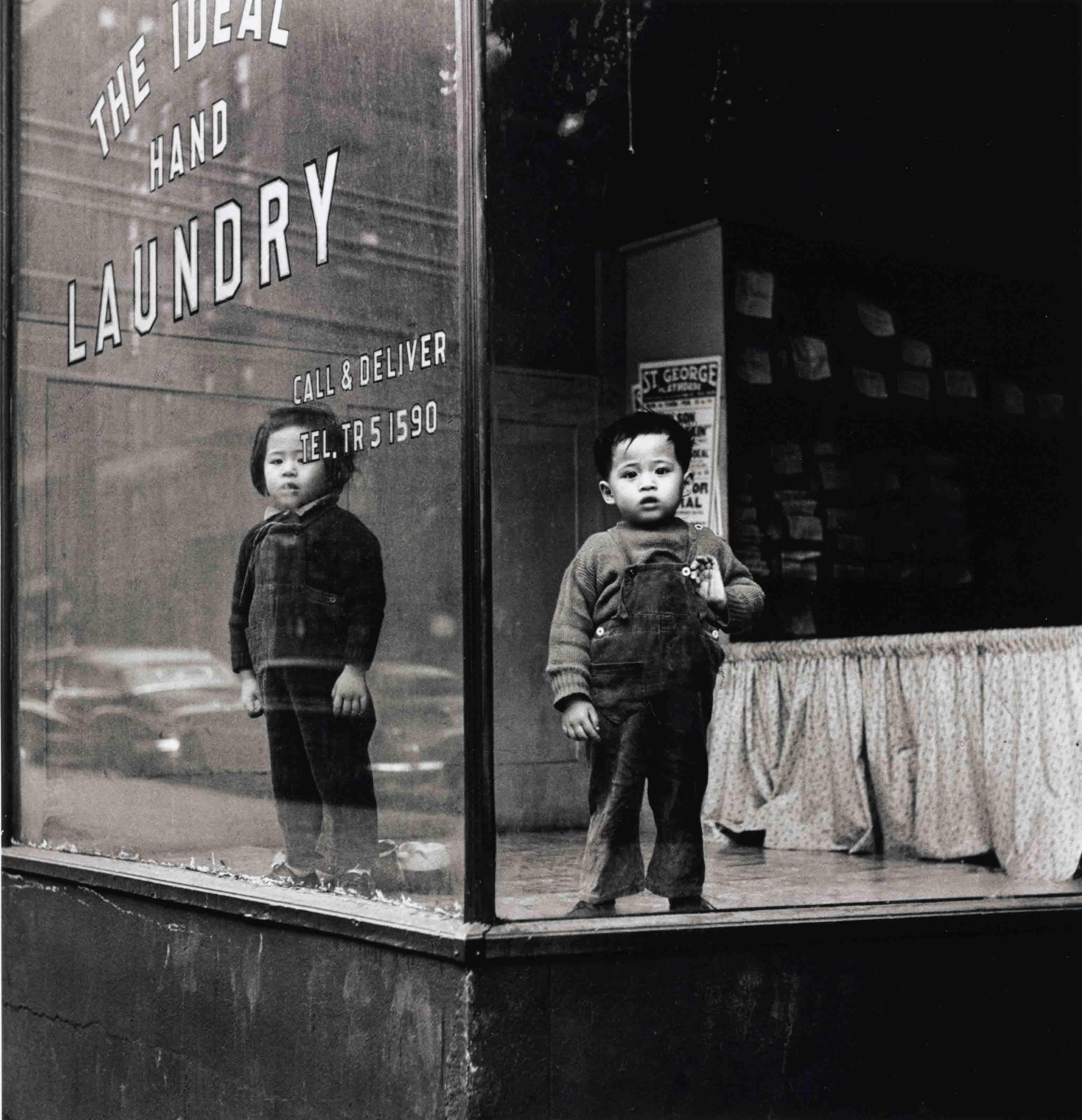 Arthur Leipzig - Ideal Laundry, New York, 1950