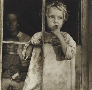 Arthur Rothstein - Sharecropper\'s Daughter, Arkansas, 1935