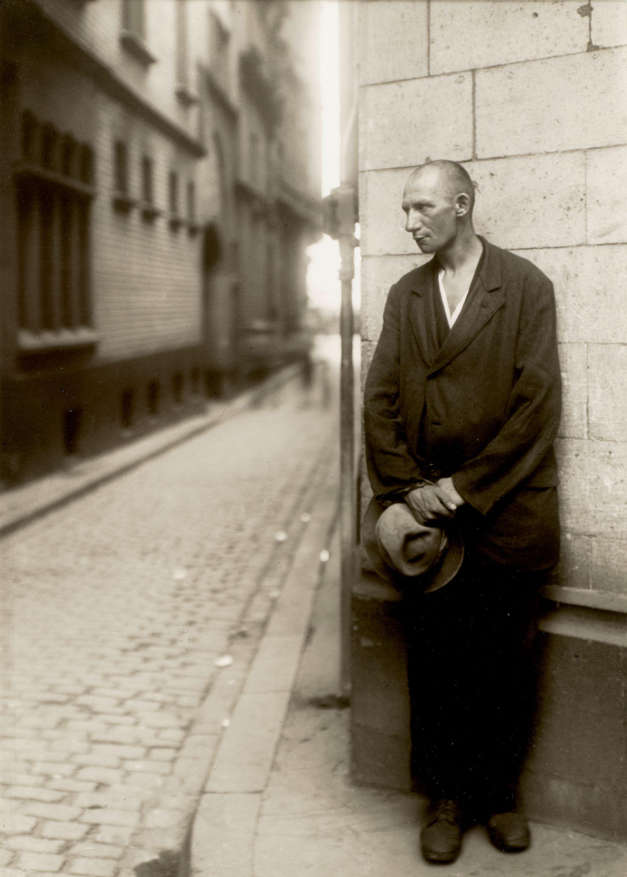 August Sander - Arbeitslos (Unemployed Man)