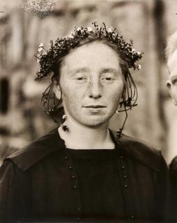 August Sander - Bäuerliche Braut.