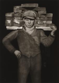 August Sander - Bricklayer, 1928